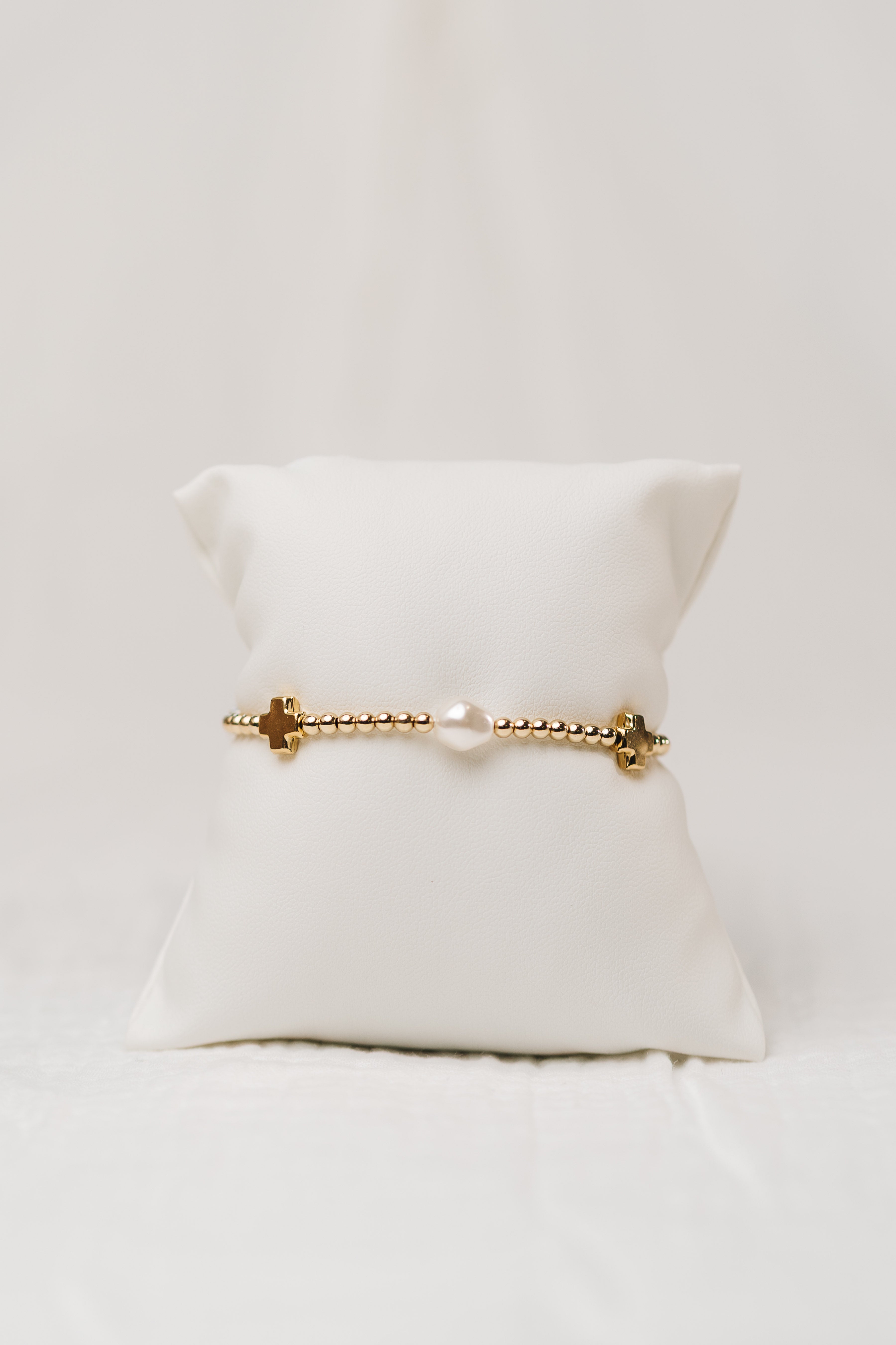 Signature Cross Admire 3mm Gold Bead - Pearl